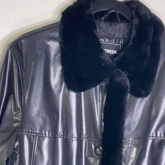 Outbrook | Y2K black vinyl and faux fur aviator jacket Size L - Picture 4 of 9